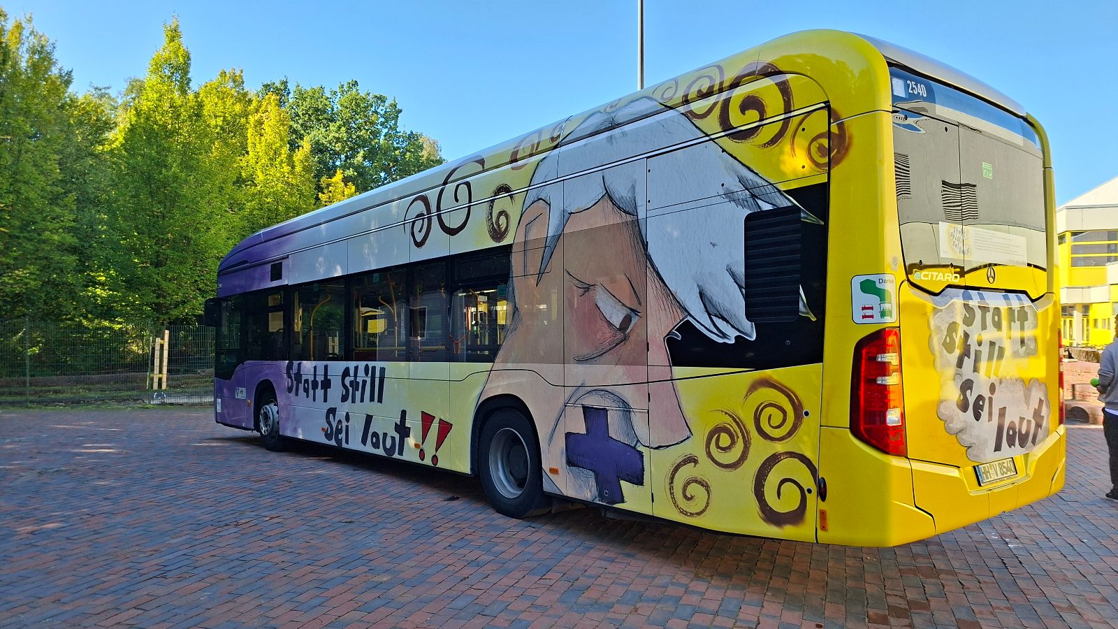 Heck und Seite des Busses
